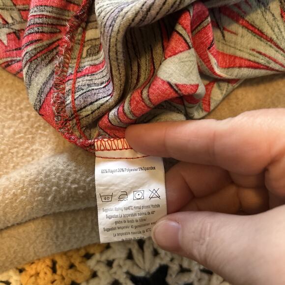 CoofAndy Shirt‎ Mens Small Tropical Hawaiian Button Up Short Sleeve Red Floral - Picture 6 of 6